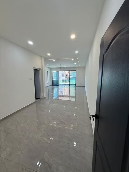 Bungalow for Sale in Taman Kebun Teh (Johor Bahru) - Hong . - Interior - PropertyGuru.com.my