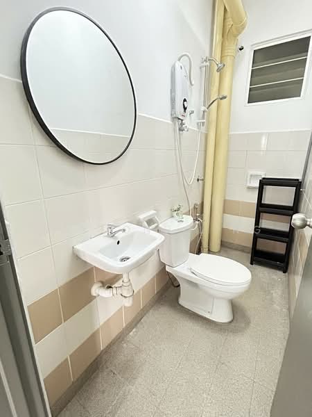 Condominium for Rent at Residensi Laguna (Sunway Belvedere) - Raymond Ling - Bathroom - PropertyGuru.com.my