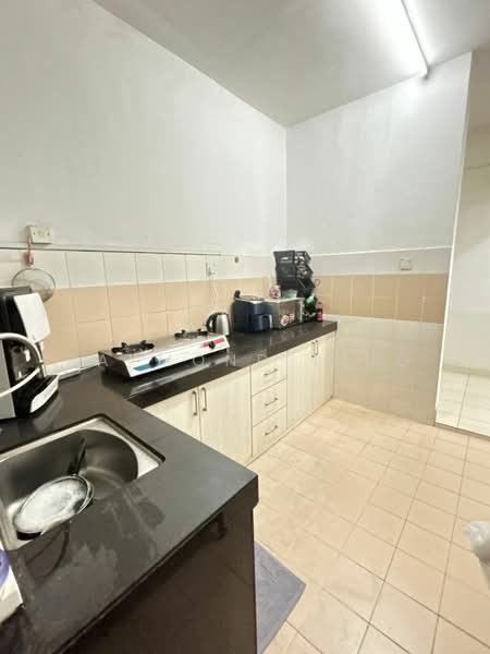 Condominium for Rent at Residensi Laguna (Sunway Belvedere) - Raymond Ling - Kitchen - PropertyGuru.com.my