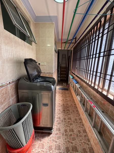 Rumah Teres 2 Tingkat untuk Dijual di Taman Sutera (Johor Bahru) - Bee Ng - Corridor - PropertyGuru.com.my