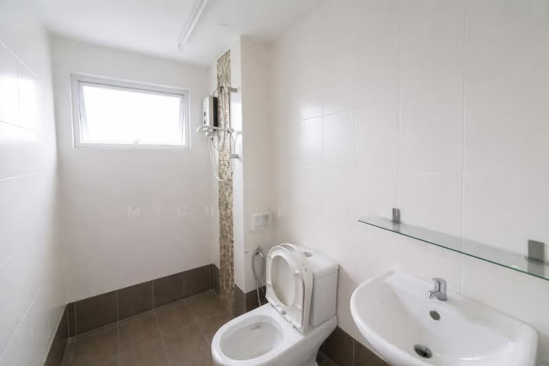 Kondominium untuk Dijual di Astana Lumayan - Michelle Tan - Bathroom - PropertyGuru.com.my