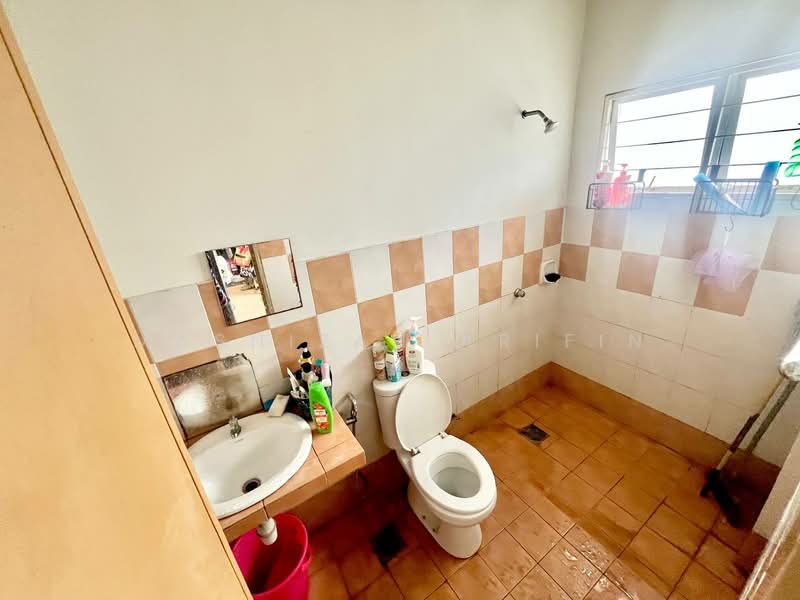 Apartment for Sale at Indah Cempaka - Masnizah Arifin - Bathroom - PropertyGuru.com.my