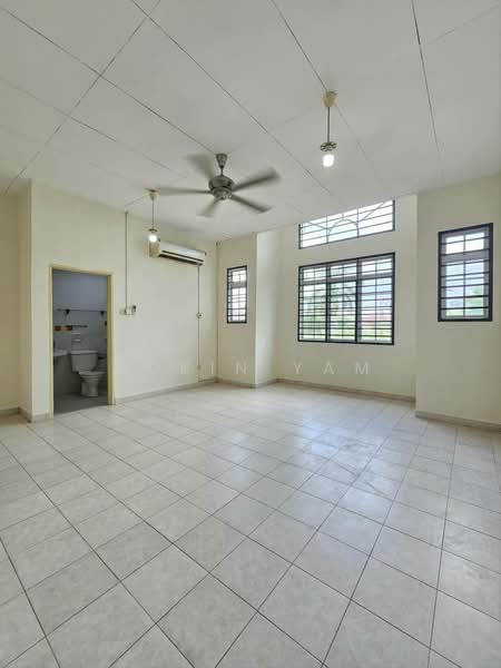 Rumah Teres untuk Dijual di Taman Desa Tebrau (Tebrau) - Lokin Yam - Living Room - PropertyGuru.com.my