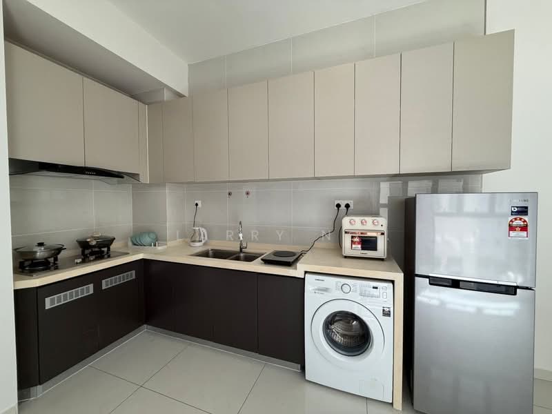 Condominium for Rent at Kings Bay @ Country Garden Danga Bay - Larry Ng - Kitchen - PropertyGuru.com.my