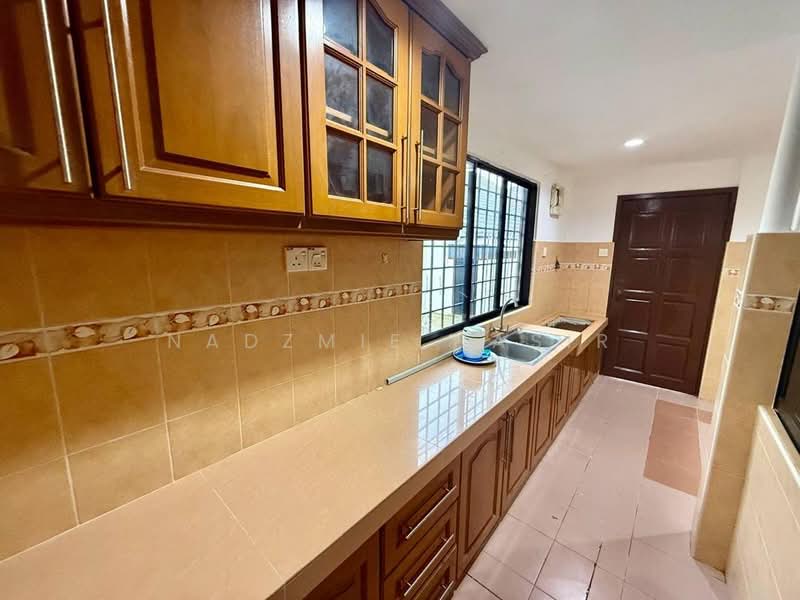 1.5-storey Terraced House for Sale in Usj 2 (Subang Jaya) - Nadzmie Nasir - Kitchen - PropertyGuru.com.my