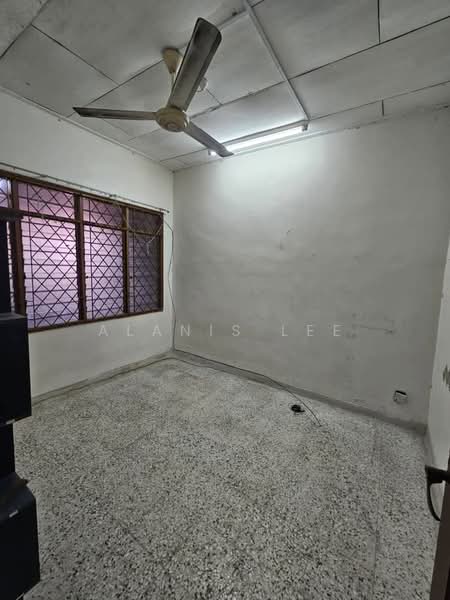 1-storey Terraced House for Sale in Taman Pelangi (Johor Bahru) - Alanis Lee - Interior - PropertyGuru.com.my