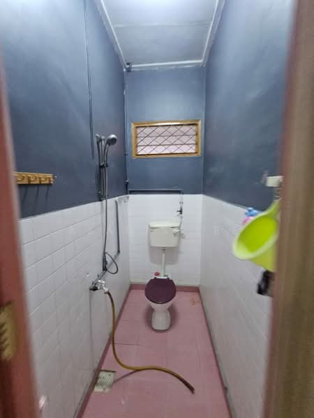 1-storey Terraced House for Sale in Taman Pelangi (Johor Bahru) - Alanis Lee - Bathroom - PropertyGuru.com.my