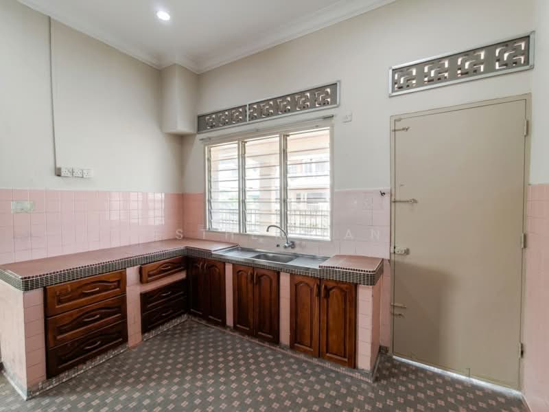 Rumah Banglo untuk Disewa di Seksyen 8 (Petaling Jaya) - Esther Tan - Kitchen - PropertyGuru.com.my
