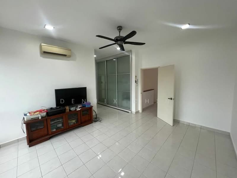 2-storey Terraced House for Rent in Seri Kembangan (Selangor) - Dennix Chin - Living Room - PropertyGuru.com.my