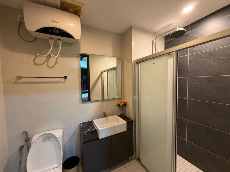Condominium for Rent at Royal Strand @ Country Garden Danga Bay - Larry Ng - Bathroom - PropertyGuru.com.my