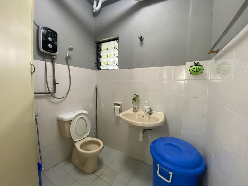 2-storey Terraced House for Rent in Bandar Utama 2 (Bandar Utama) - Daryl Wong - Bathroom - PropertyGuru.com.my