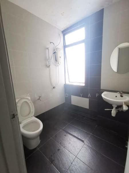 Apartment for Sale at Austin Regency (Pangsapuri Austin Perdana) - Alfred Yap - Bathroom - PropertyGuru.com.my