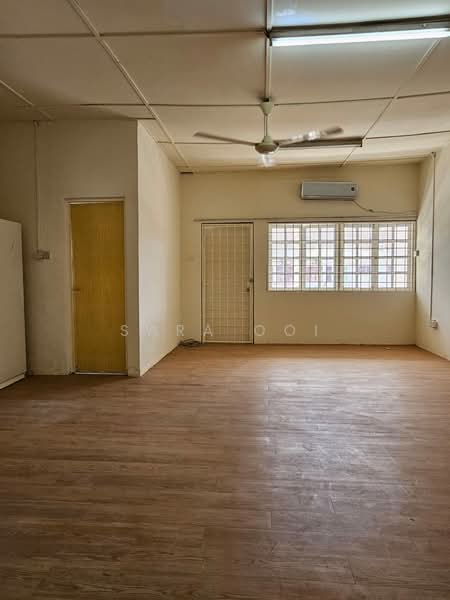 Rumah Teres untuk Dijual di Bandar Sungai Long (Selangor) - Sara Ooi - Master room - PropertyGuru.com.my