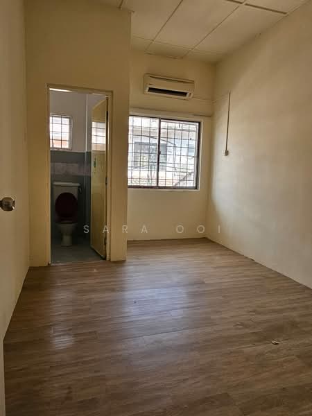 Rumah Teres untuk Dijual di Bandar Sungai Long (Selangor) - Sara Ooi - Room 1 - PropertyGuru.com.my