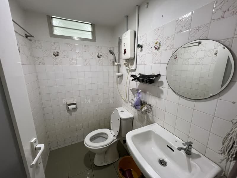 2-storey Terraced House for Rent in Bukit Sebukor (Bukit Baru) - Ramona Tan - Bathroom - PropertyGuru.com.my