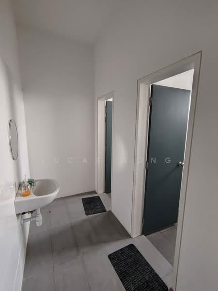 Shop / Office for Rent in Eco Grandeur (Puncak Alam) - Lucas Wong - Bathroom - PropertyGuru.com.my