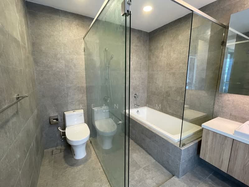 Servis Apartment untuk Disewa di Kami - Kean Sim - Bathroom - PropertyGuru.com.my