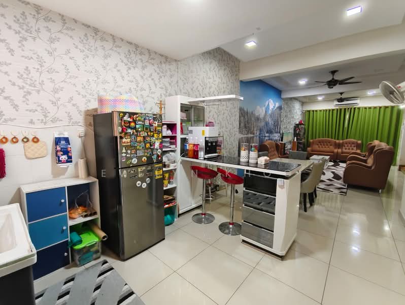 3-storey Terraced House for Sale in Rawang (Selangor) - Evelyn Khoo - Kitchen & Dining - PropertyGuru.com.my