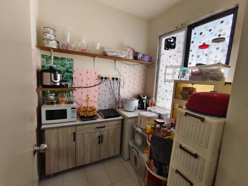 3-storey Terraced House for Sale in Rawang (Selangor) - Evelyn Khoo - Kitchen - PropertyGuru.com.my