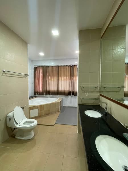 Rumah Teres 2 Tingkat untuk Disewa di Bukit Rahman Putra (Sungai Buloh) - Bill Lim - Bathroom - PropertyGuru.com.my