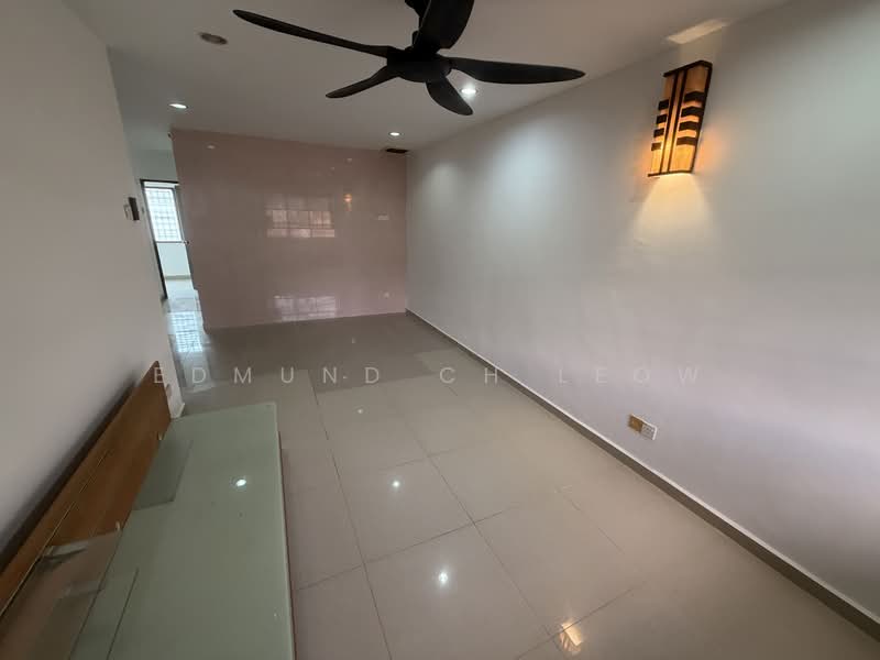 Rumah Bandar untuk Dijual di Rawang (Selangor) - Edmund CH Leow - Living Room - PropertyGuru.com.my
