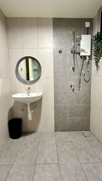 Service Residence for Sale at RYAN & MIHO - Hannah Yeak - Bathroom - PropertyGuru.com.my