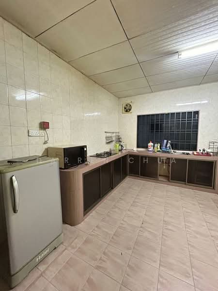 Rumah Teres 2 Tingkat untuk Disewa di Taman Desa Tebrau (Tebrau) - Darren Chua - Kitchen - PropertyGuru.com.my