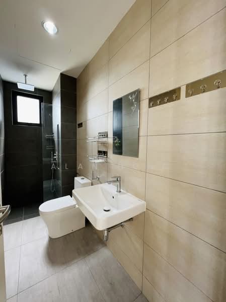 Servis Apartment untuk Disewa di Sky Meridien - Alan Hong - Bathroom - PropertyGuru.com.my