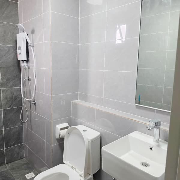 Kondominium untuk Disewa di Lucerne Residences - Denise Teh - Bathroom - PropertyGuru.com.my
