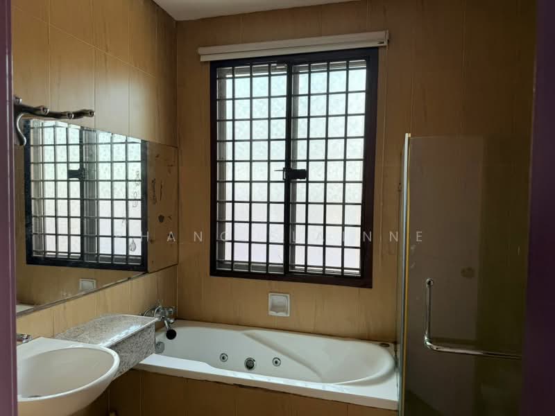 Semi-Detached House for Sale in Taman Mount Austin (Tebrau) - Phang Elainne - Bathroom - PropertyGuru.com.my