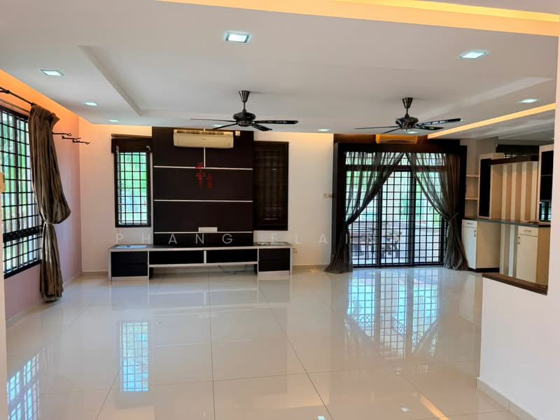 Semi-Detached House for Sale in Taman Mount Austin (Tebrau) - Phang Elainne - Living Room - PropertyGuru.com.my