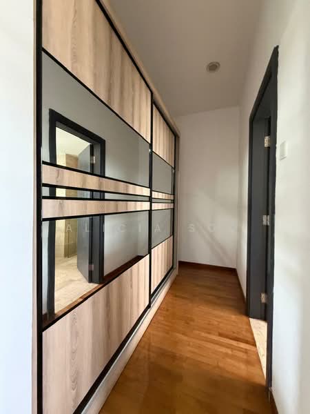 Rumah Teres 3 Tingkat untuk Dijual di Petaling Jaya (Selangor) - Alicia Soo - Corridor - PropertyGuru.com.my