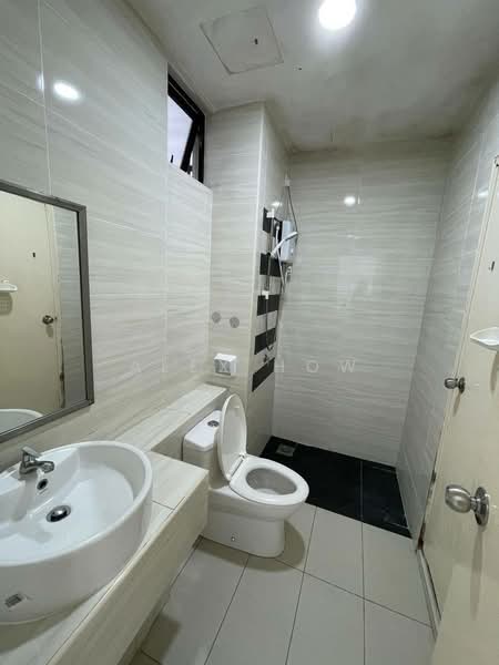 Servis Apartment untuk Disewa di D'Summit Residences - Alex How - Bathroom - PropertyGuru.com.my