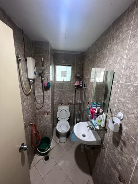Condominium for Sale at Kepong Sentral Condominium - Norafian SMH - Bathroom - PropertyGuru.com.my