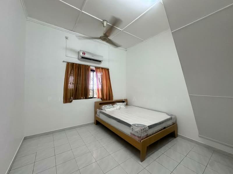 Semi-Detached House for Sale in Taman Serene (Johor Bahru) - Phang Elainne - PropertyGuru.com.my