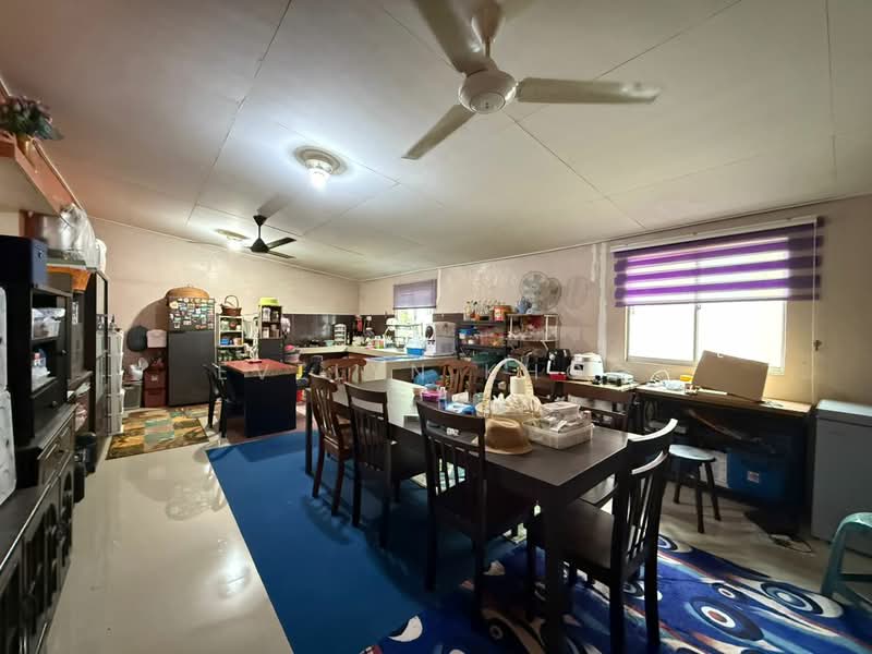 2-storey Terraced House for Sale in Bukit Beruntung (Serendah) - Evelyn Khoo - Kitchen & Dining - PropertyGuru.com.my