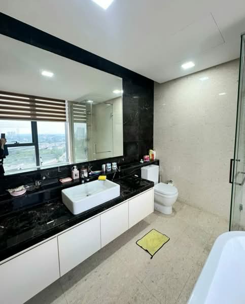 Kondominium untuk Dijual di The Astaka @ 1 Bukit Senyum - Lokin Yam - Bathroom - PropertyGuru.com.my