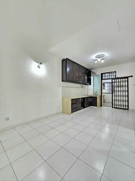 Rumah Teres 1.5 Tingkat untuk Dijual di Johor Bahru (Johor) - Leon Ng - Kitchen - PropertyGuru.com.my