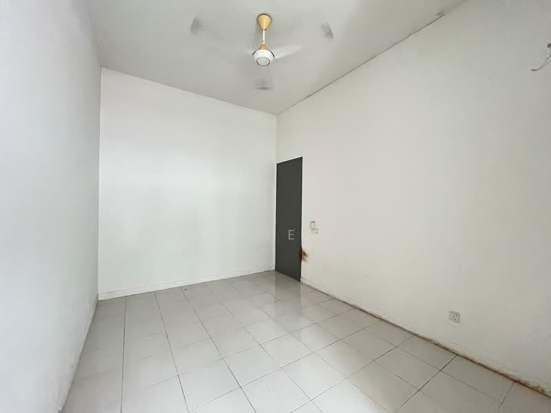 2-storey Terraced House for Sale in Bandar Saujana Putra (Tanjong Duabelas) - Charlie Gan - PropertyGuru.com.my