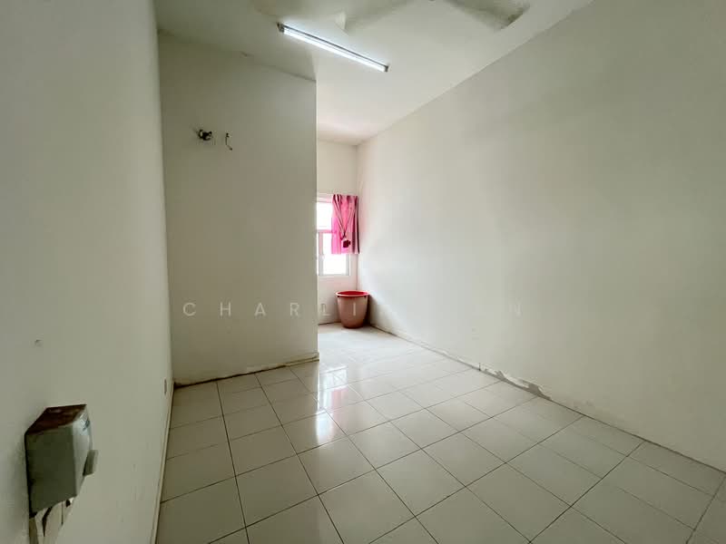 2-storey Terraced House for Sale in Bandar Saujana Putra (Tanjong Duabelas) - Charlie Gan - PropertyGuru.com.my