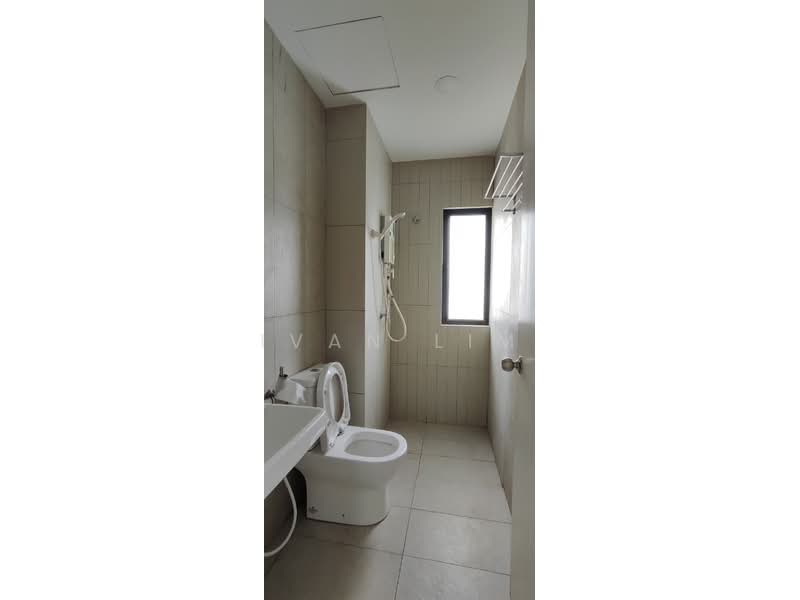 Service Residence for Sale at Kenwingston Avenue - Ivan Lim - Bathroom - PropertyGuru.com.my