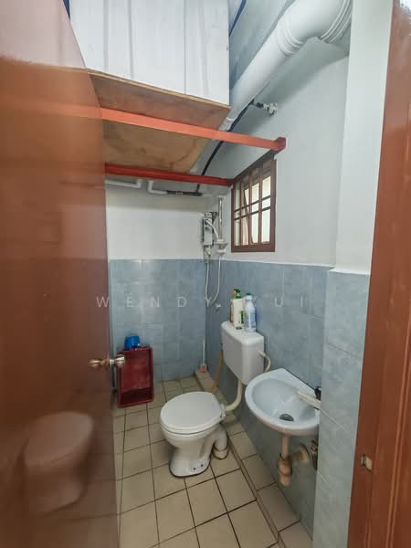 Pangsapuri untuk Dijual di Sri Selera Court Apartment - Wendy Kui - Bathroom - PropertyGuru.com.my