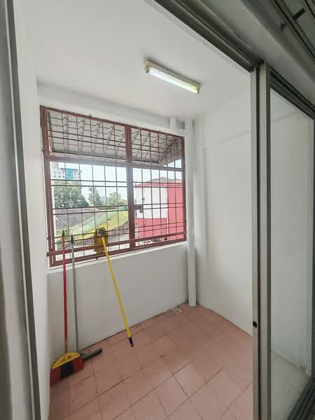 Pangsapuri untuk Dijual di Sri Selera Court Apartment - Wendy Kui - Balcony - PropertyGuru.com.my