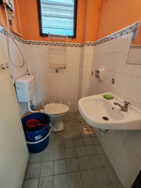 Pangsapuri untuk Disewa di Subang Perdana Goodyear Court 9 - James Loh - Bathroom - PropertyGuru.com.my