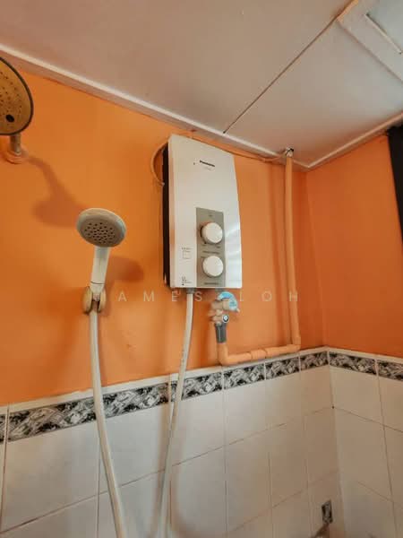 Pangsapuri untuk Disewa di Subang Perdana Goodyear Court 9 - James Loh - Bathroom - PropertyGuru.com.my