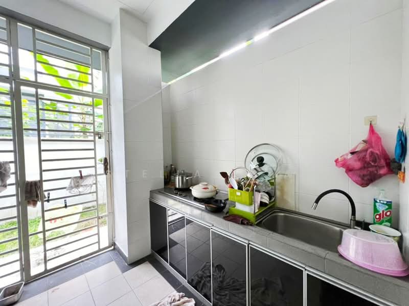 Rumah Berkembar untuk Dijual di Johor Bahru (Johor) - Stella Chia - Kitchen - PropertyGuru.com.my