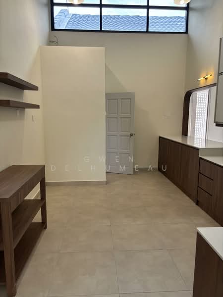 Rumah Banglo untuk Disewa di Seksyen 6 (Shah Alam) - Gwen Delhumeau - Kitchen - PropertyGuru.com.my