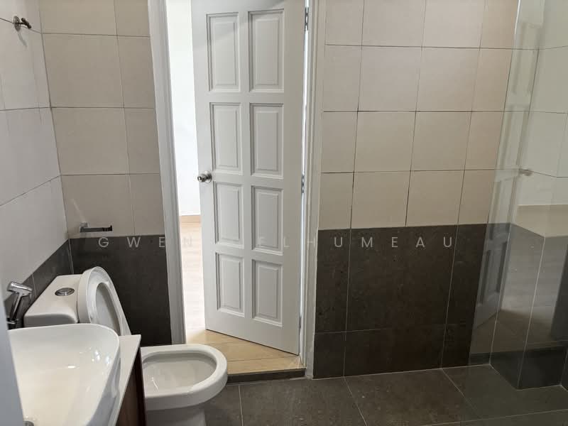 Rumah Banglo untuk Disewa di Seksyen 6 (Shah Alam) - Gwen Delhumeau - Jack & Jill Bathroom - PropertyGuru.com.my