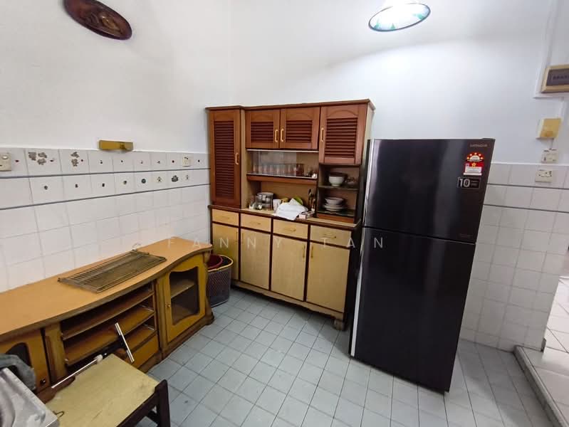 Rumah Teres 1.5 Tingkat untuk Disewa di Taman Molek (Johor Bahru) - Fanny Tan - Kitchen - PropertyGuru.com.my