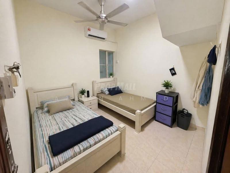 2-storey Terraced House for Sale in Bukit Jelutong (Shah Alam) - Azman Ahmad - PropertyGuru.com.my
